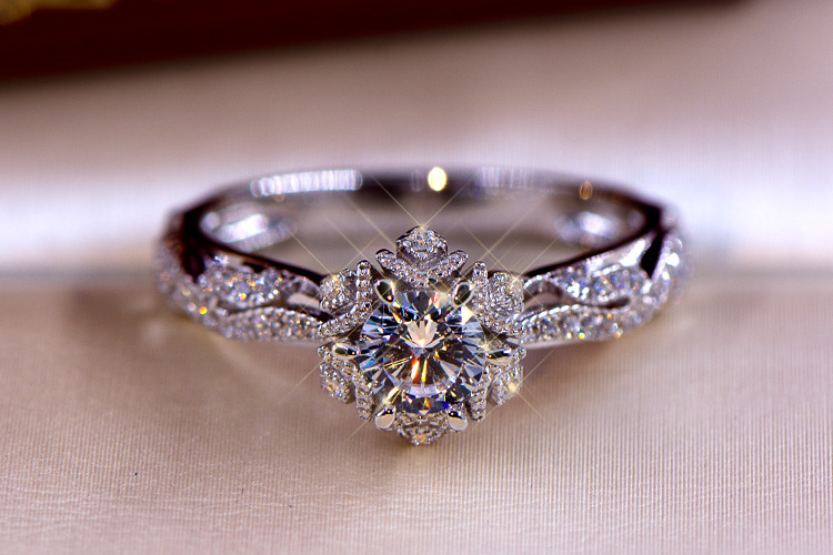 Anello in Argento Sterling S92 - Moissanite Engagement Ring 1 Carat recensione e prezzo