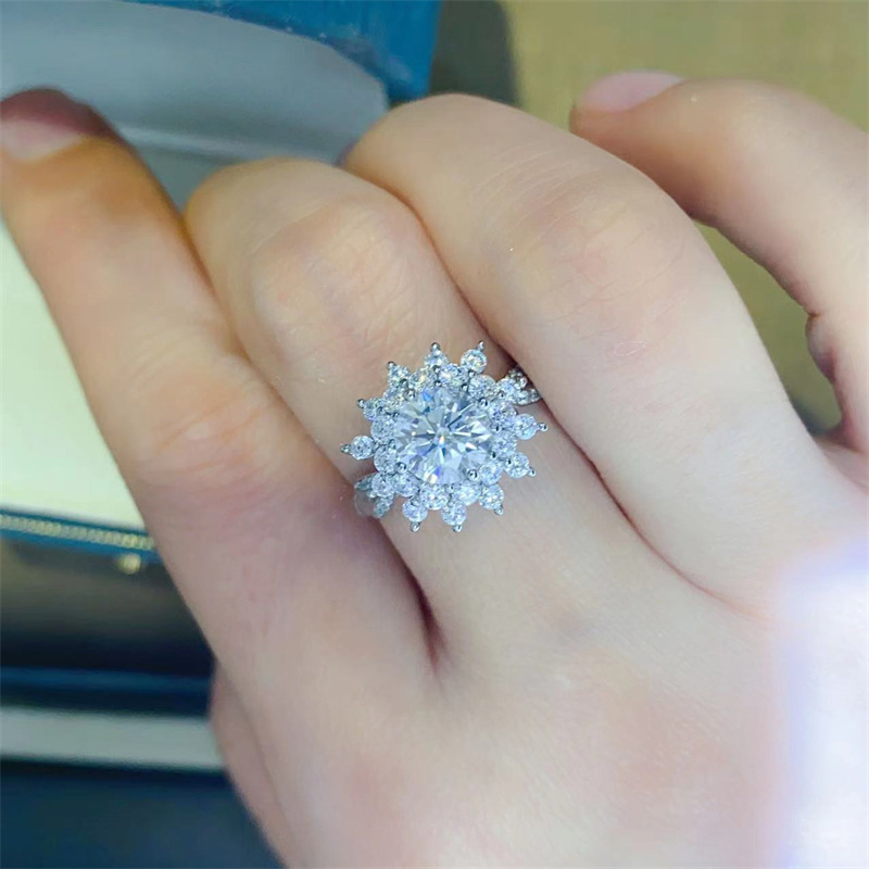 Anello di Lusso in Platino PT9 - Moissanite Engagement Ring 1 Carat recensione e prezzo