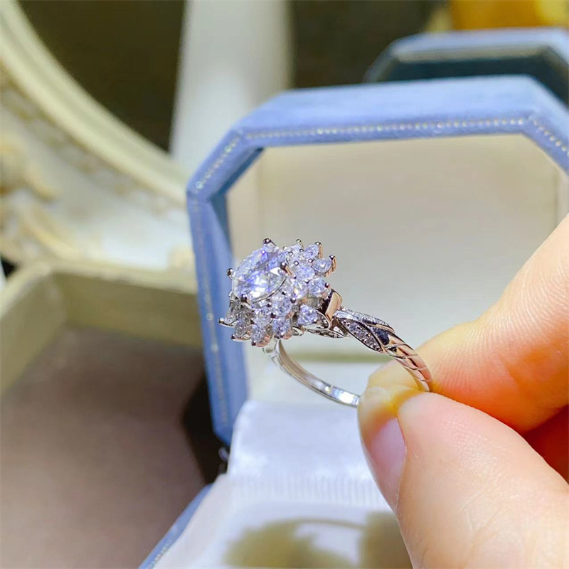 Anello di Lusso in Platino PT9 - Moissanite Engagement Ring 1 Carat recensione e prezzo
