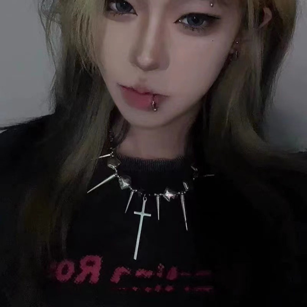 Collana Y2K Subculture con Bor - Goth Punk Spike Choker recensione e prezzo